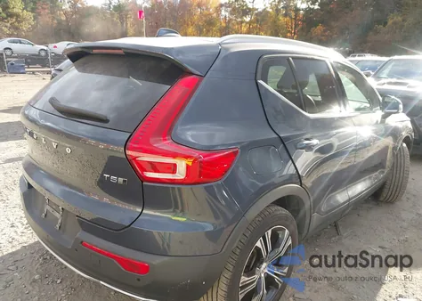 2020 Volvo Xc40 T5 Inscription z USA, uszkodzony, nr VIN YV4162UL6L2210675